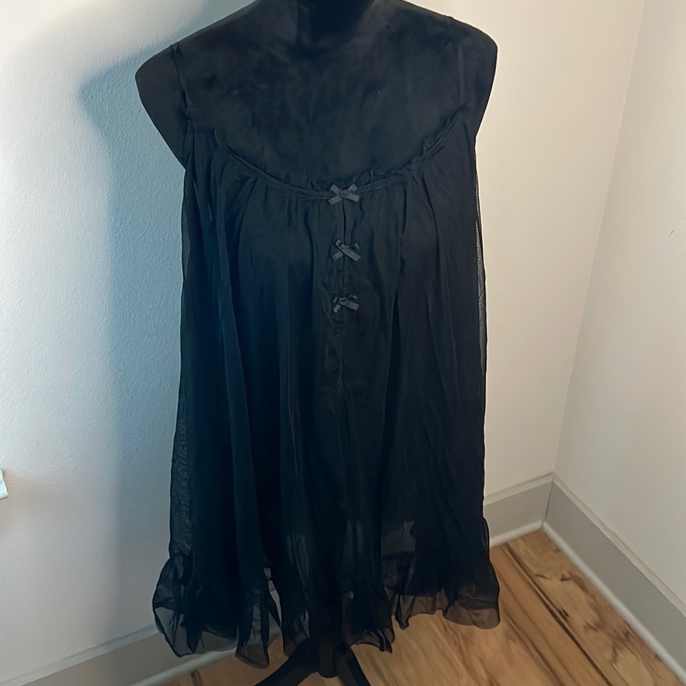 Simply Vera Vera Wang Intimates black layered adjustable straps night gown Sz XL